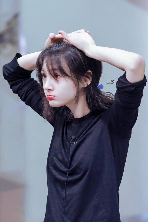 九游社区-以足球为纽带的国际交流合作不断深化，提倡足球